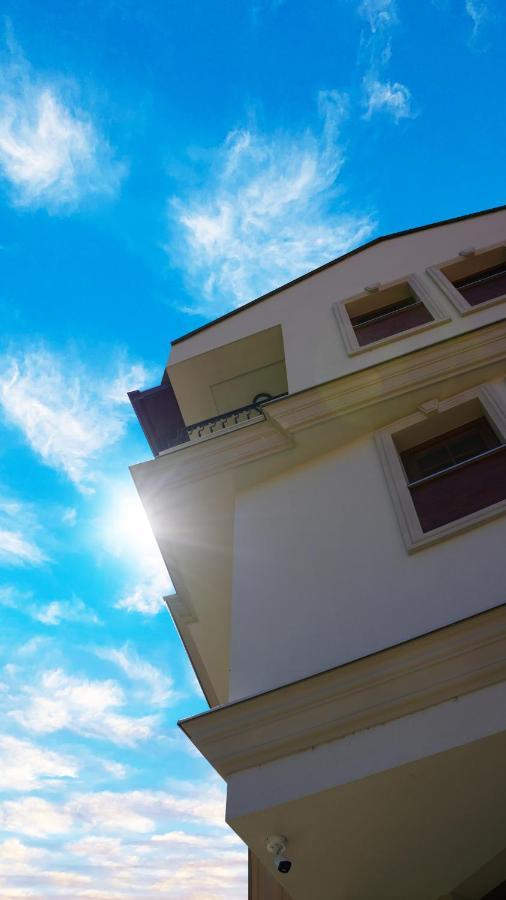 Hotel Castello Prizren Bagian luar foto